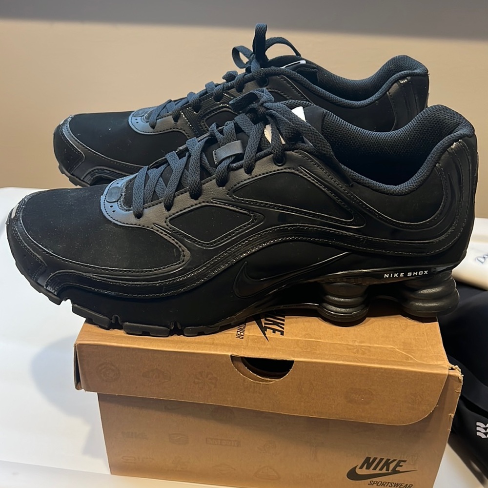 Men’s Brand new Nike Shox size 13